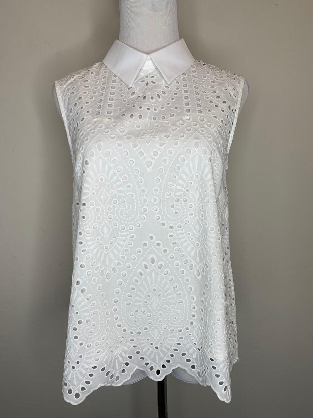 Tainan White Eyelet Collared Top Sz Small Medium